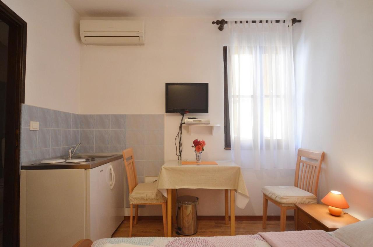 Andronella Studios Rovinj Buitenkant foto