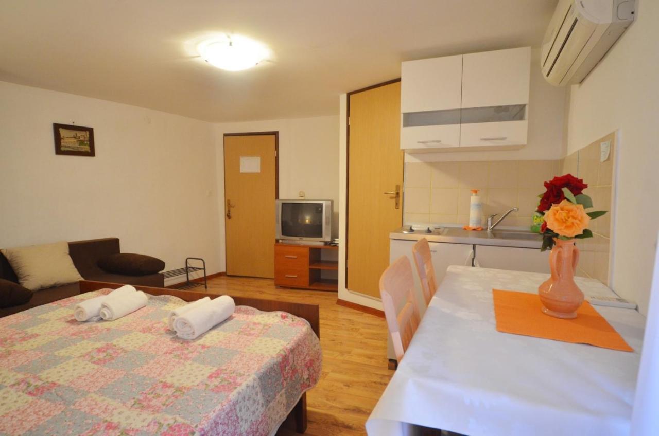 Andronella Studios Rovinj Buitenkant foto