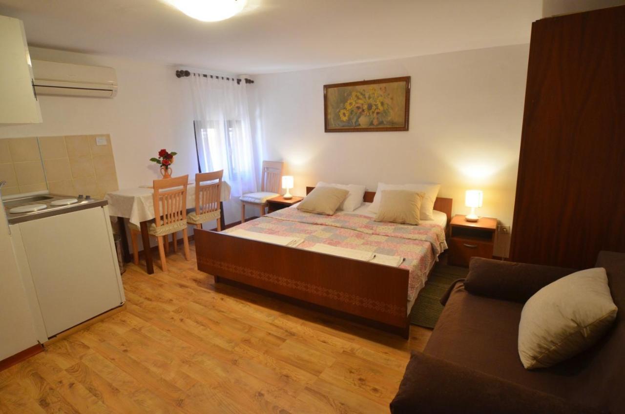 Andronella Studios Rovinj Buitenkant foto